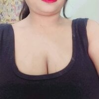 Hot-Pooja25